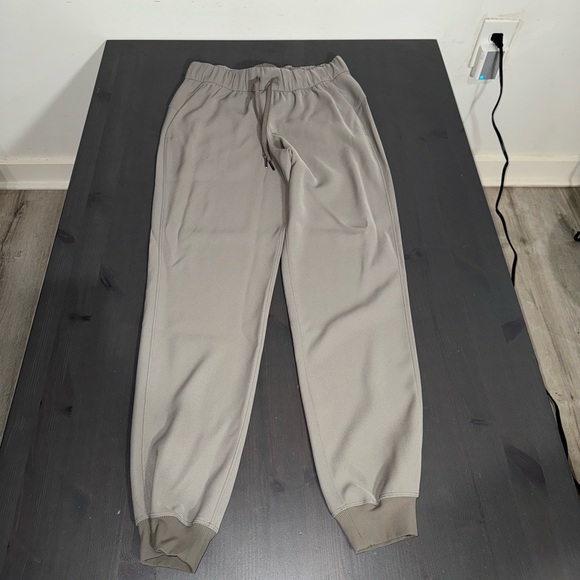 Lululemon Women’s On the Fly Jogger 28" - Picture 3 of 9
